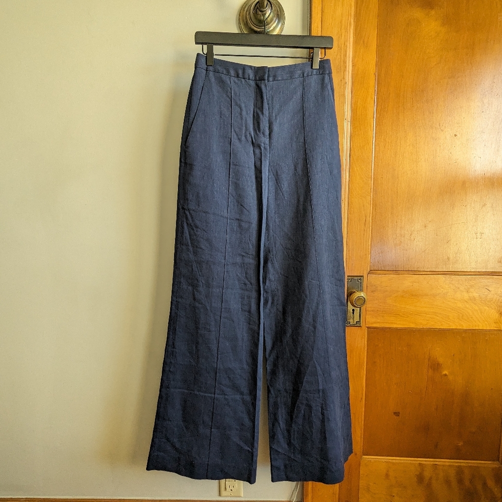 NWT Diane Von Furstenberg Pleat Front Flare Pant in NAVY | Size 4